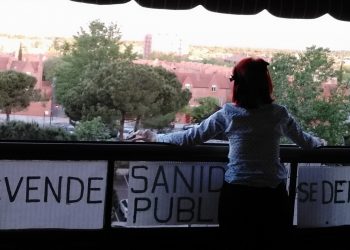 MÁS AMOR Y MENOS BANDERAS