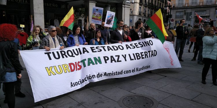 Madrid se moviliza en apoyo a Rojava